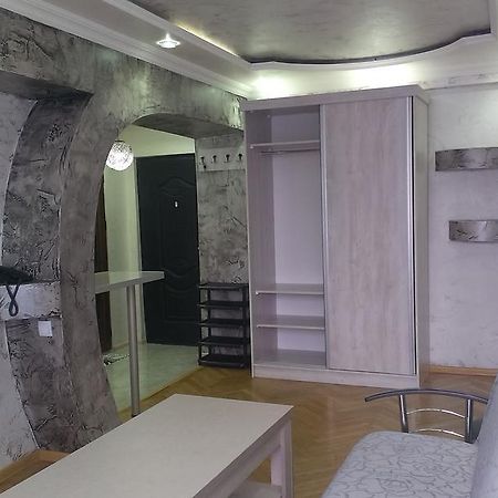 Irakli'S Apartment With Sea View Batumi Exterior photo