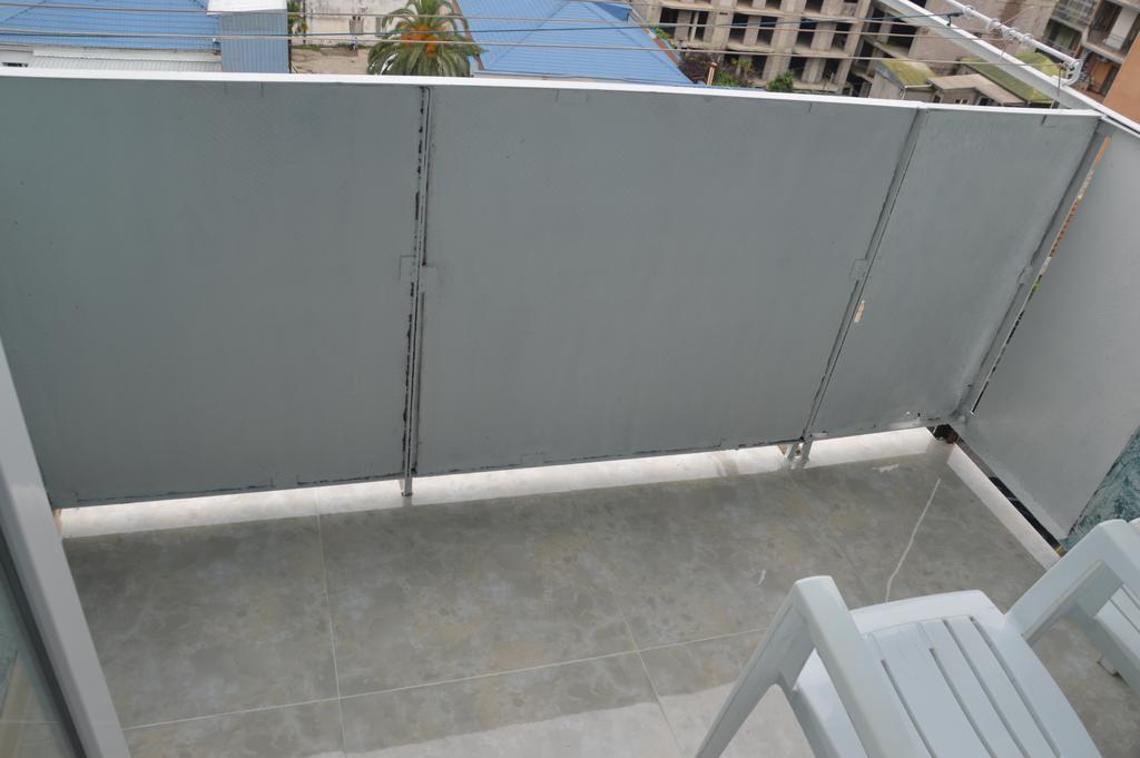 Irakli'S Apartment With Sea View Batumi Room photo